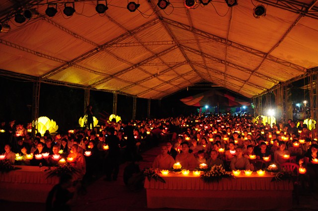 ພິທີບູຊາ ວູລານ ພສ 2558 ຢູ່ລາວ